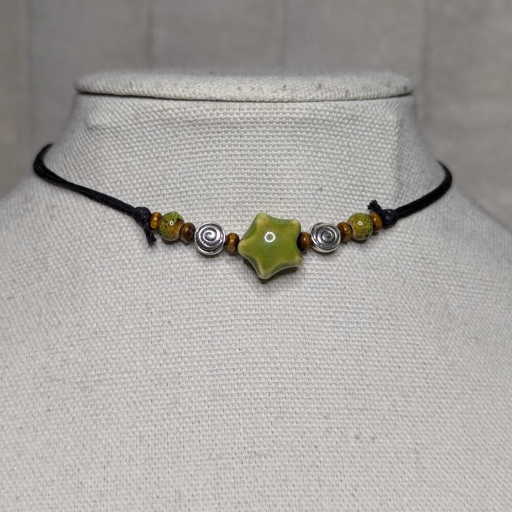 Green Star Y2K Hippie Boho Ceramic Silver Swirl Spiral Beaded Choker Necklace